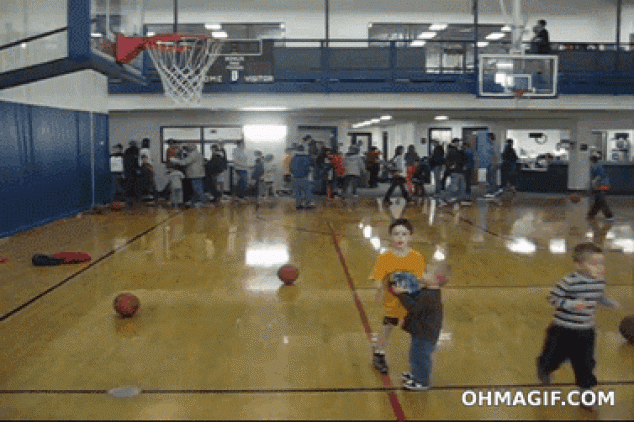 Bola de basketing de niño prodigio de 7 metros